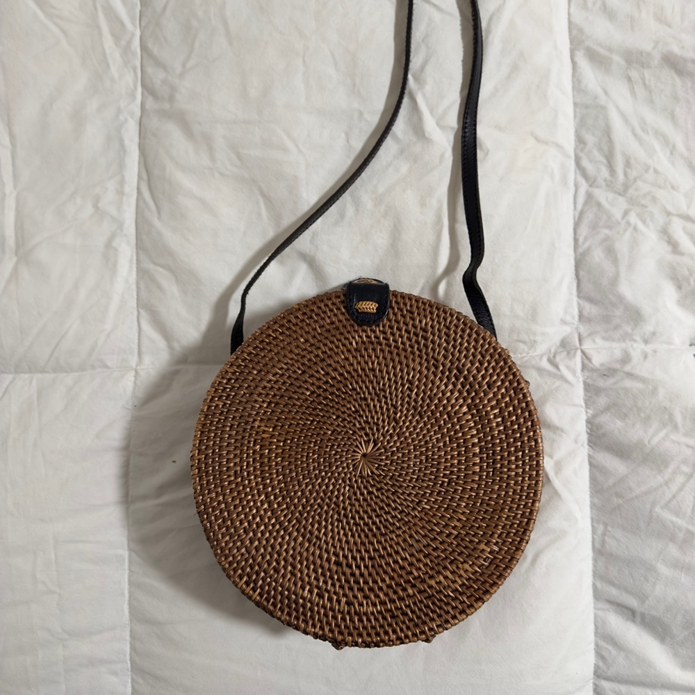 Beachgold Gilli Crossbody Circle Bag